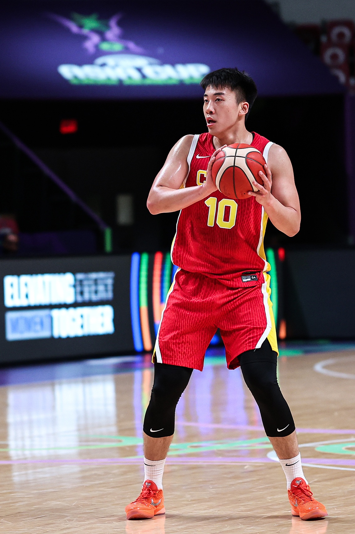 王俊杰闪耀亚洲杯：场均13.8分高效领跑 正负值冠绝全队