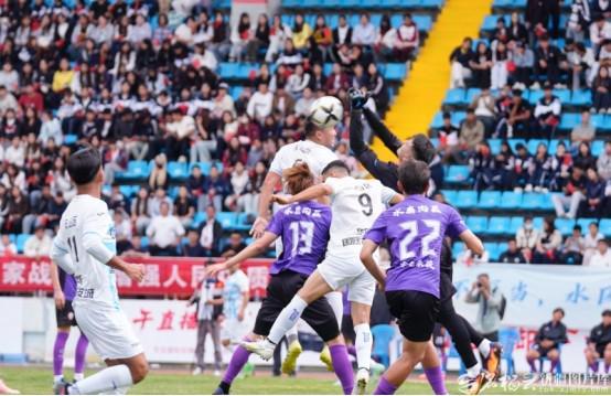 开云体育-官方：新疆足球超级联赛5月至7月举办，分为南北区共14支球队